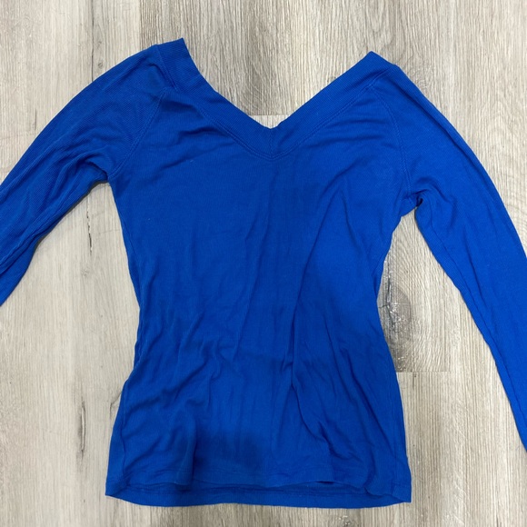 Bebe Bling Y2K Off The Shoulder V-Neck - Picture 2 of 4